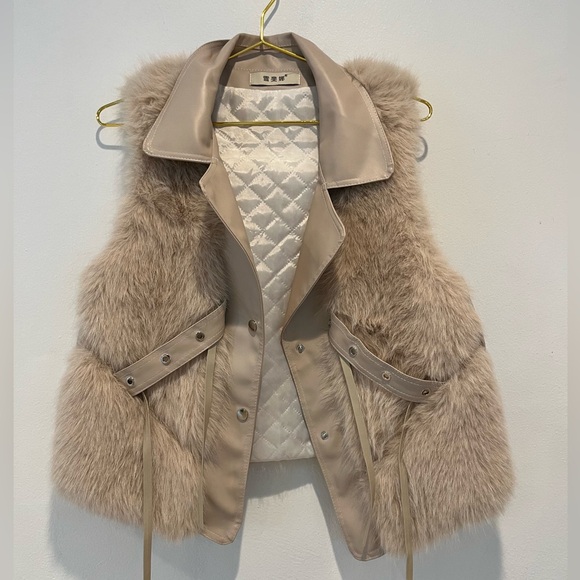 Jackets & Blazers - Fuzzy Faux Fur Jacket Coat Size Small